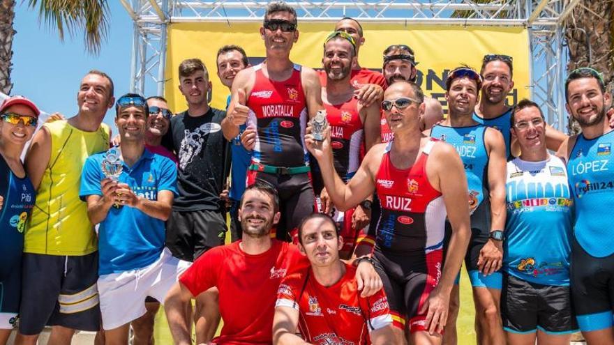 El alcantarillero Víctor Moreno gana el Triatlón de Torrevieja