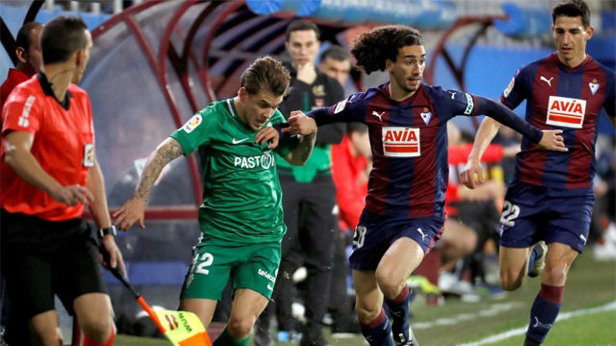 Cucurella se estrenó como goleador con la camiseta del Eibar