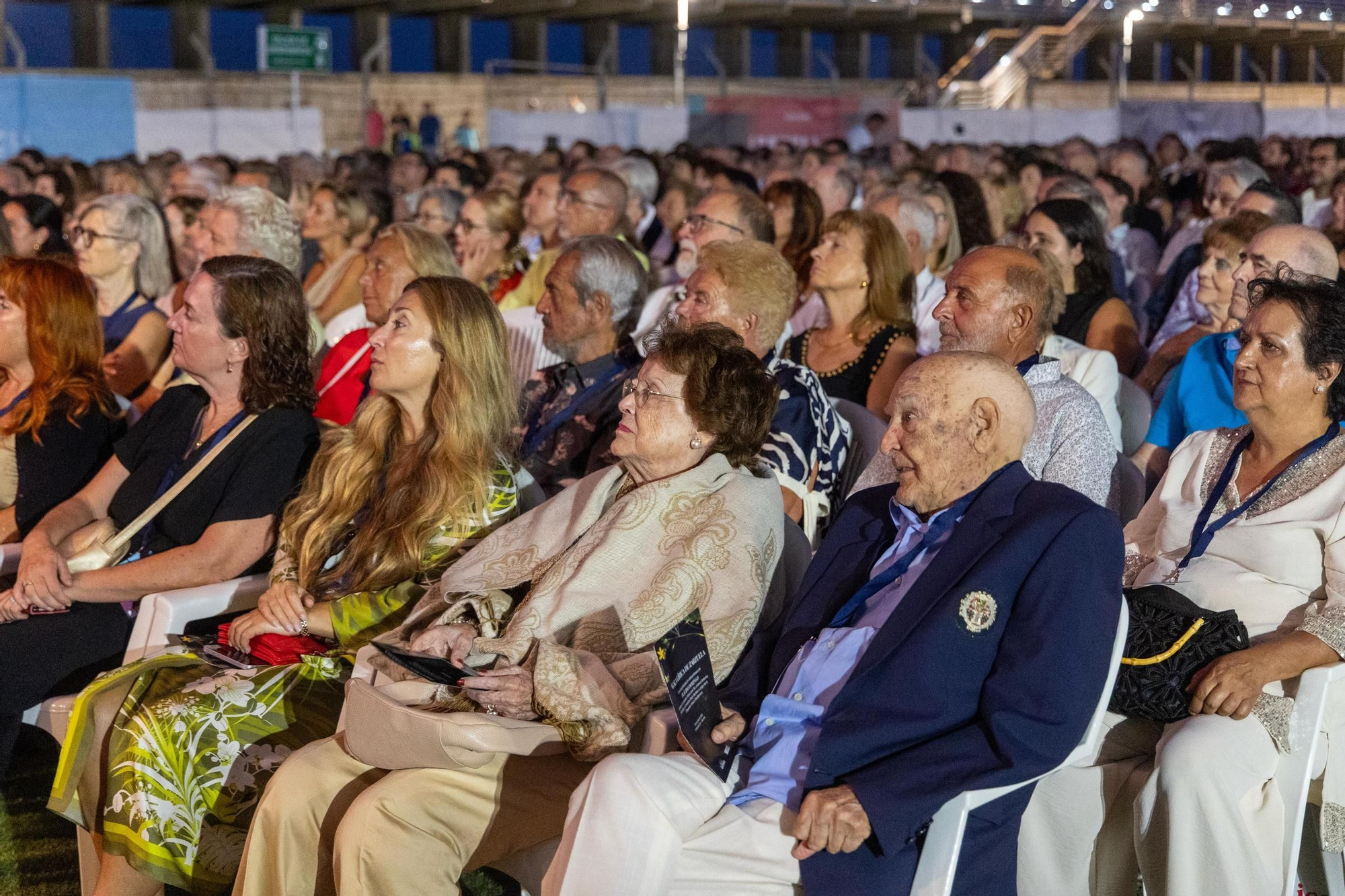 Plácido Domingo llena de ópera el Muelle 12 de Alicante