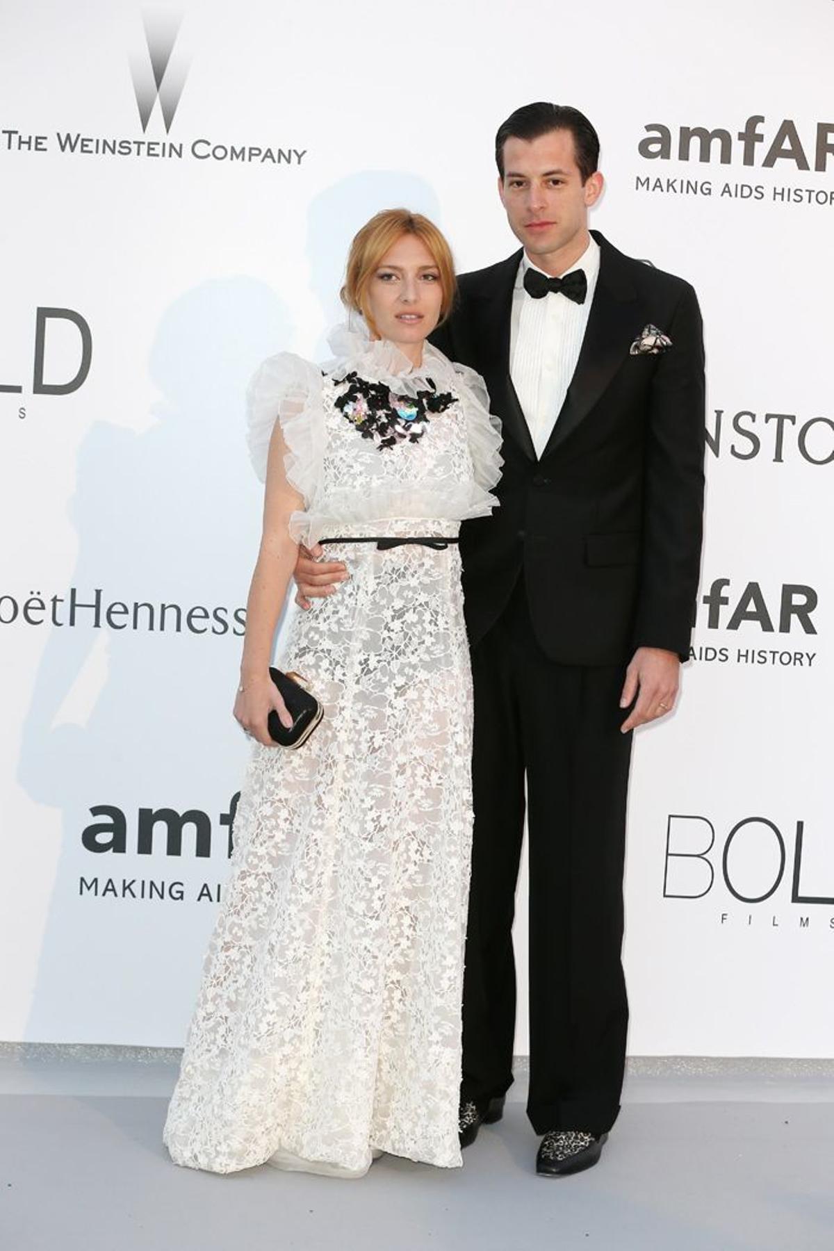 Gala amfAR Cannes 2015, Josephine de la Baume y Mark Ronson