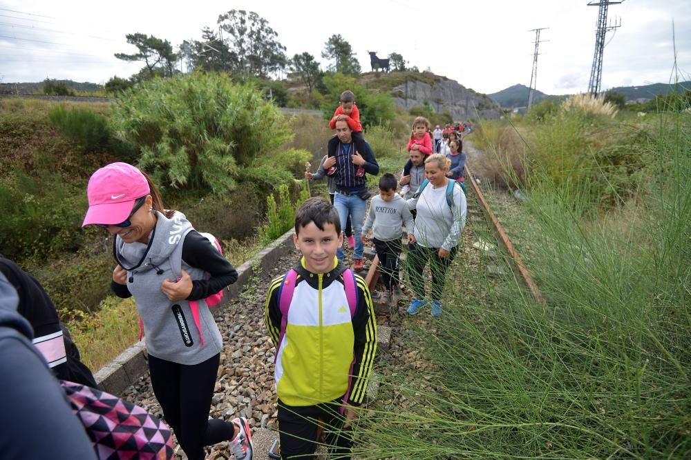 Una movilización vecinal entre Soutomaior y Vilaboa contó con la participación de sus alcaldes.