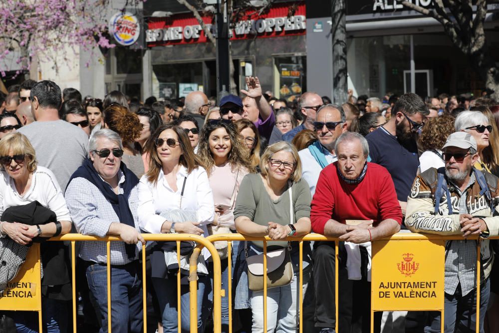 Búscate en la mascletà del 8 de marzo