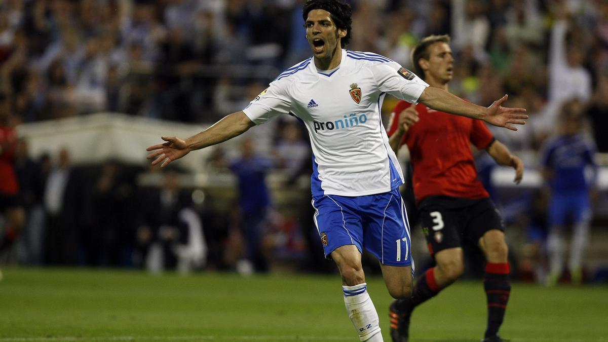 Lafita celebra un gol ante Osasuna cuando militaba en las filas del Real Zaragoza.