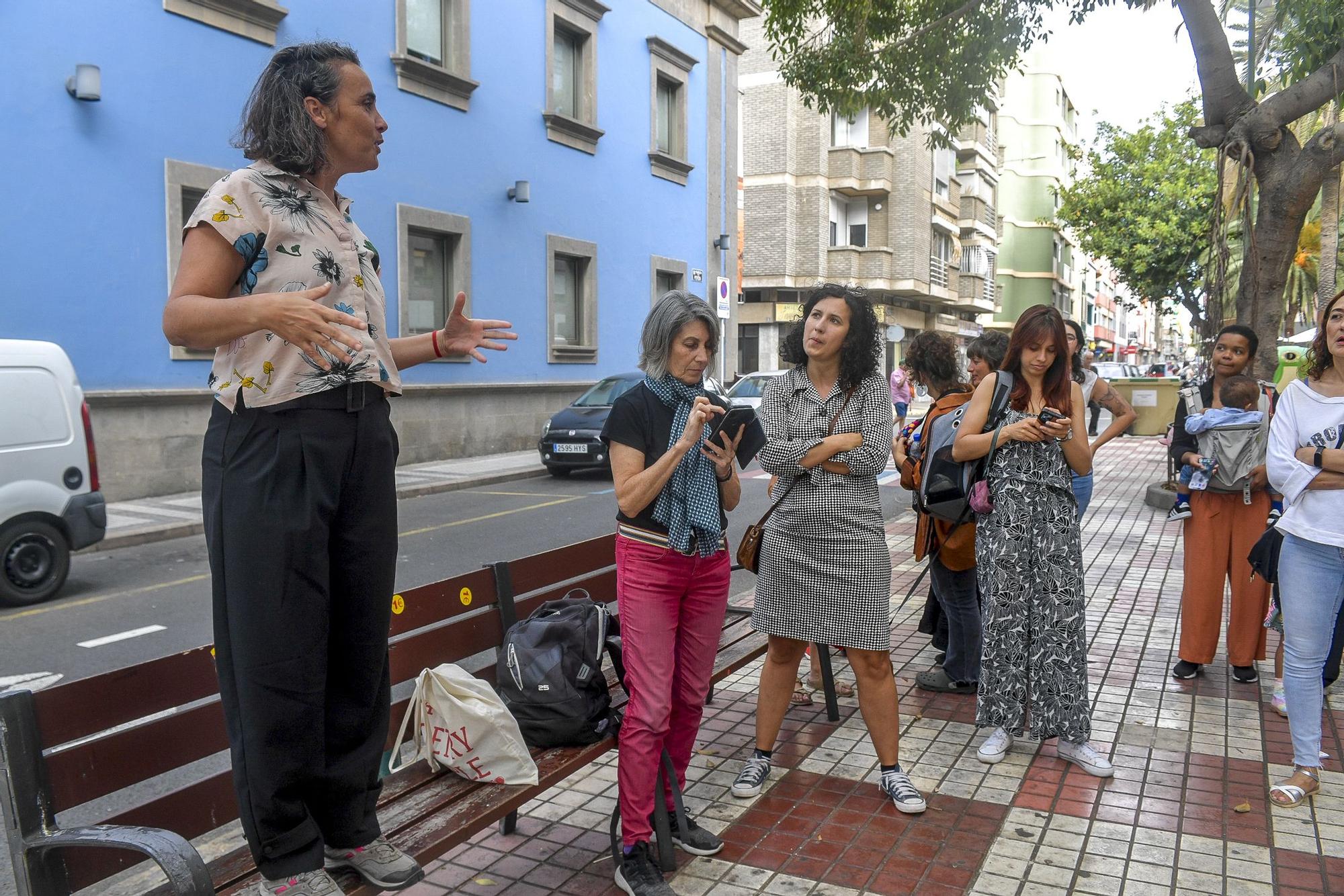 La poesía visual toma las calles del Barrio de Arenales en la capital grancanaria