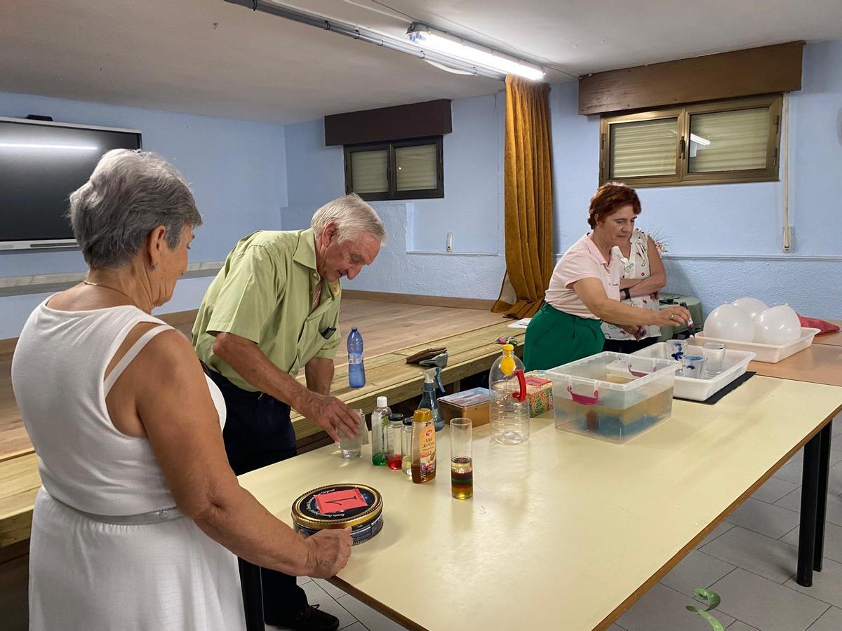 Taller de ciencia en Ayoó.