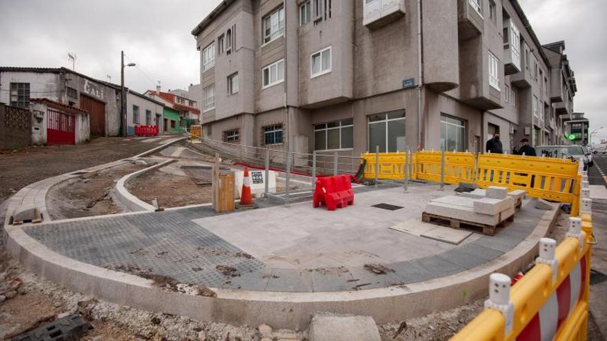 Obras de la calle Aguillón, paralizadas por la constructora Arias Infraestructuras.