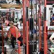 Personas entrenandoen un gimnasio de Pontevedra.