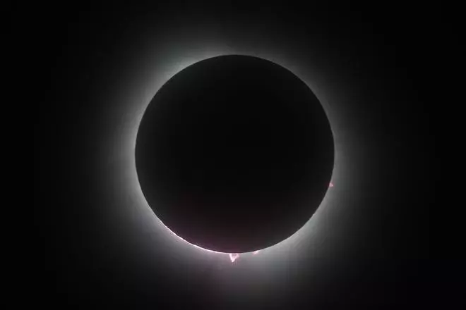 Les imatges de l'eclipsi solar total