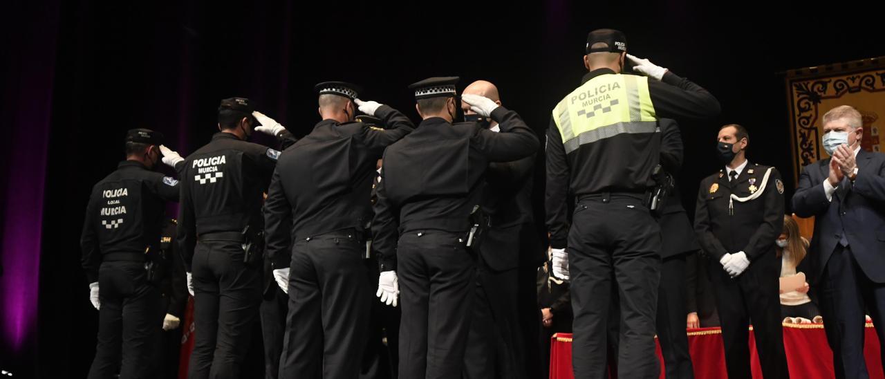 Agentes de la Policía Local de Murcia, en su acto de San Patricio / ISRAEL SÁNCHEZ