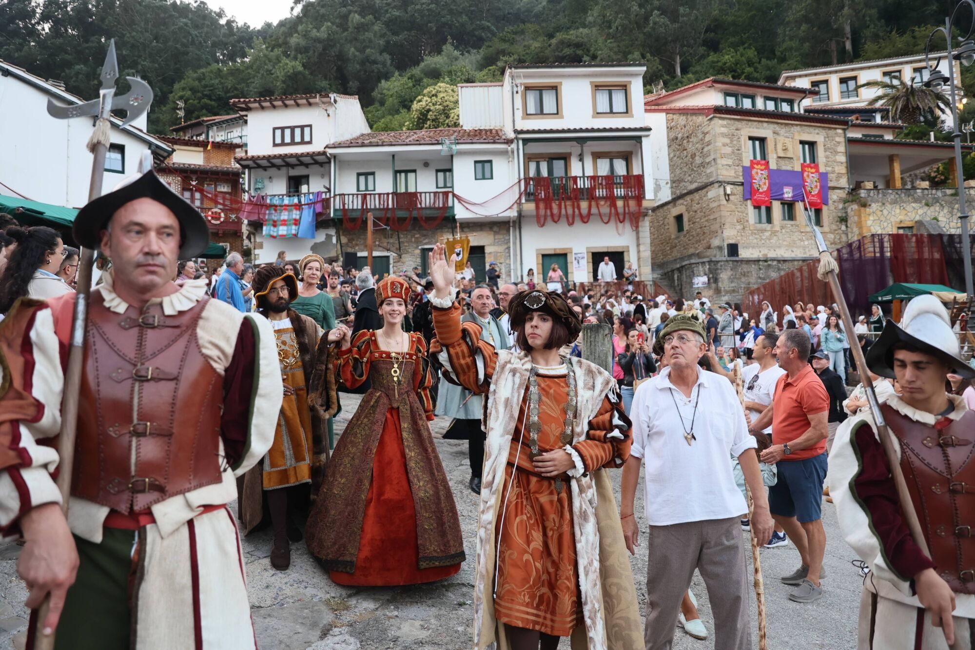 Carlos V siempre desembarca en Tazones