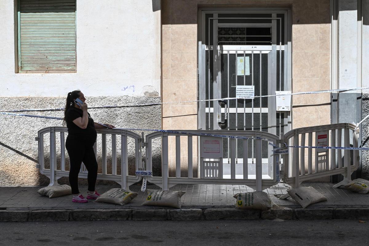 Los vecinos no consiguen volver a entrar a sus pisos en San Antón, en Elche