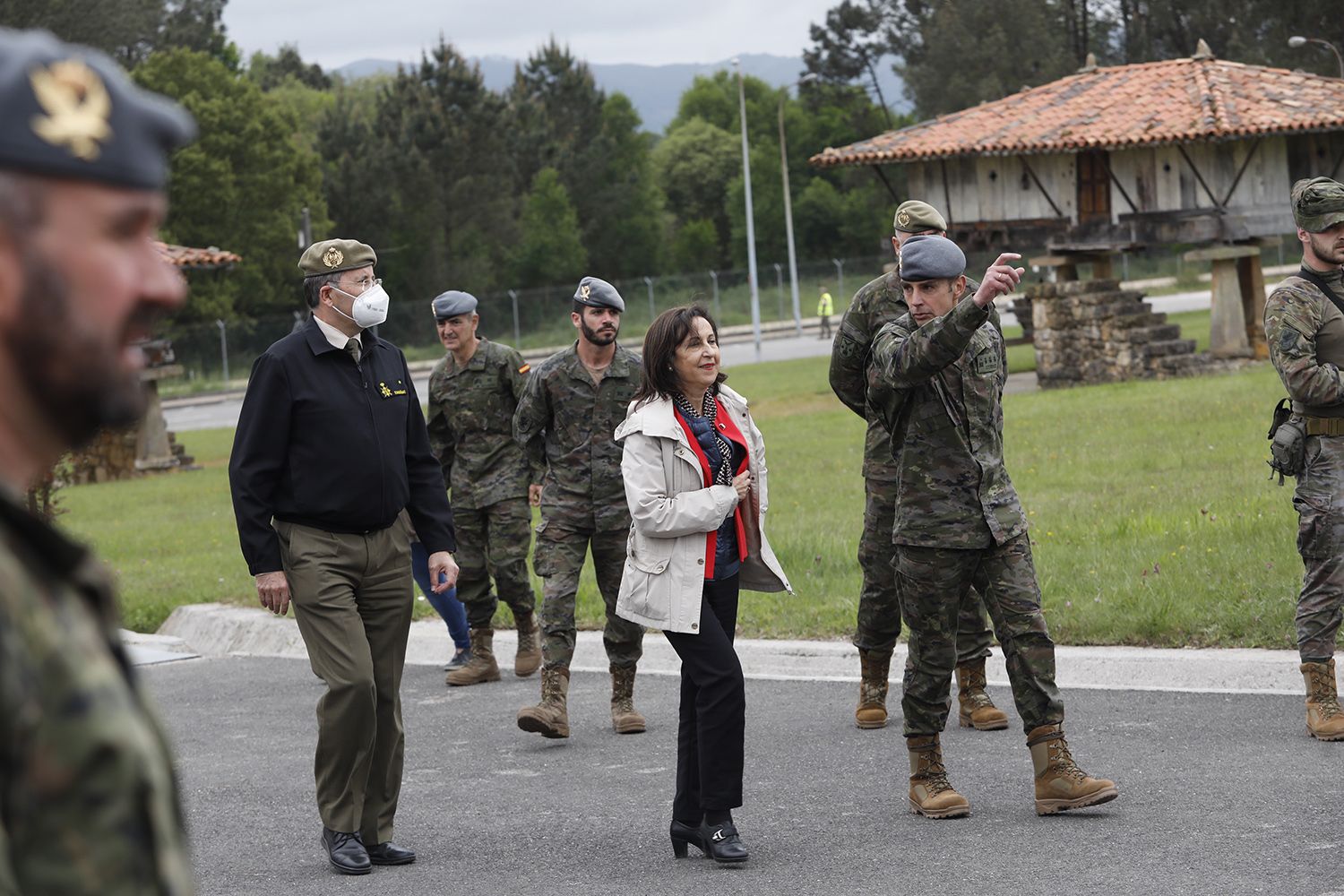La visita de la ministra de Defensa Margarita Robles al cuartel de Cabo Noval