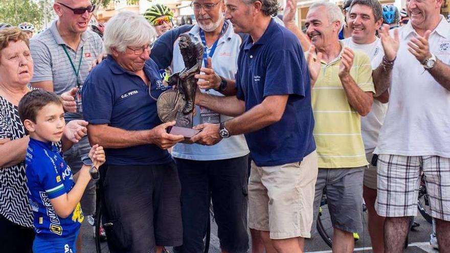 Miquel Riera ´es Petrer´ fue protagonista de un homenaje popular en Son Ferriol.