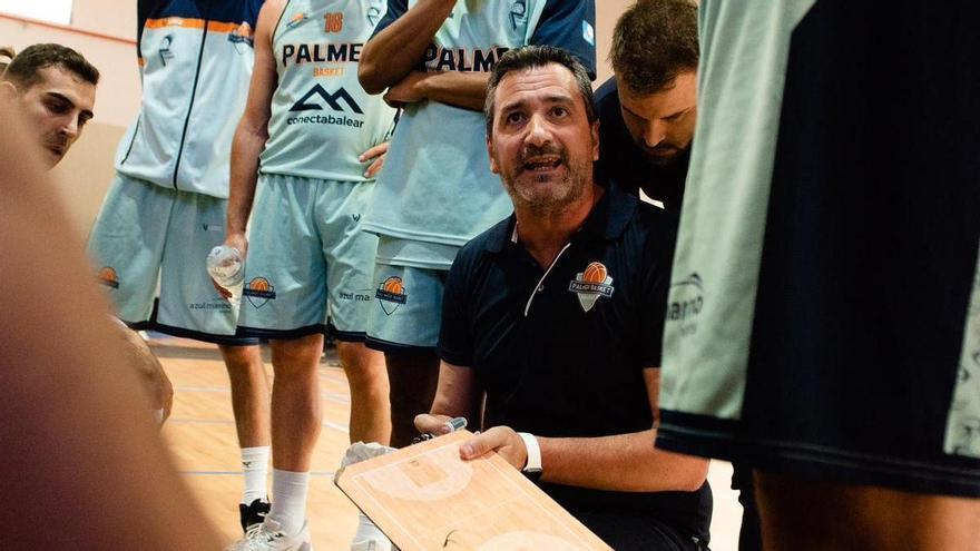 Óscar Olivenza seguirá como técnico del Palmer Basket Mallorca en la LEB Plata