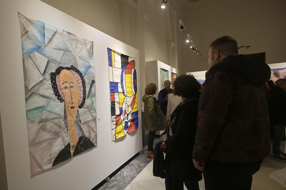 Inauguración en Elche de la exposición “Balconadas del tiempo: la Dama presente”