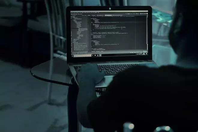 Un avilesino recupera en el Juzgado los 11.928 euros que le estafaron mediante la técnica del "phishing"