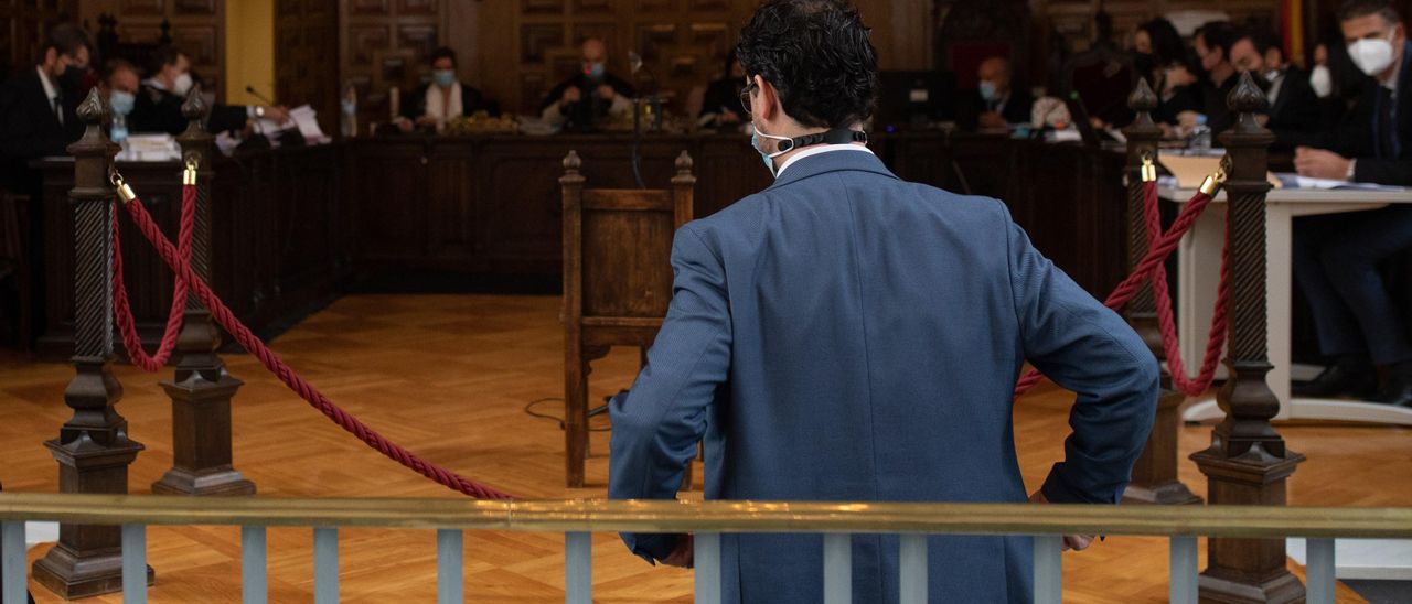 El imputado por el accidente de Montamarta durante el juicio en la Audiencia.