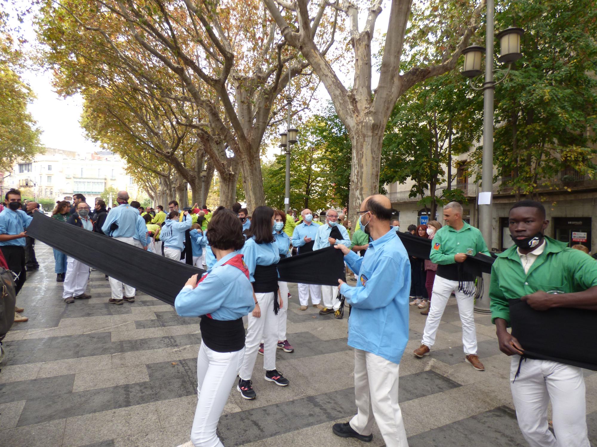 Onze colles castelleres es reuneixen a Figueres en la trobada de tardor de Colles del Nord