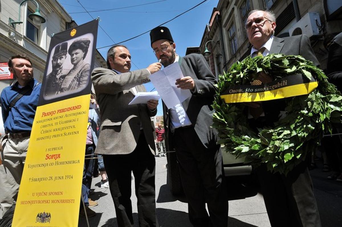 Ofrena floral al lloc de Sarajevo on va ser assassinat l’arxiduc Francesc Ferran Ofrena floral al lloc de Sarajevo on va ser assassinat l’arxiduc Francesc Ferran