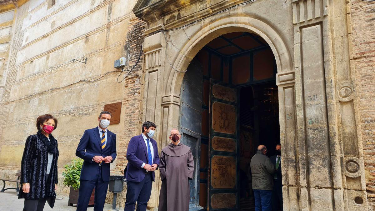 Un convento de propiedad pública