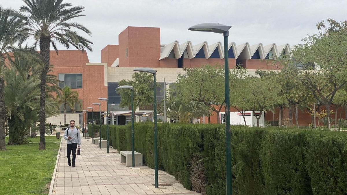 Campus de la Universidad Miguel Hernández de Elche, que este lunes arrancará el nuevo curso
