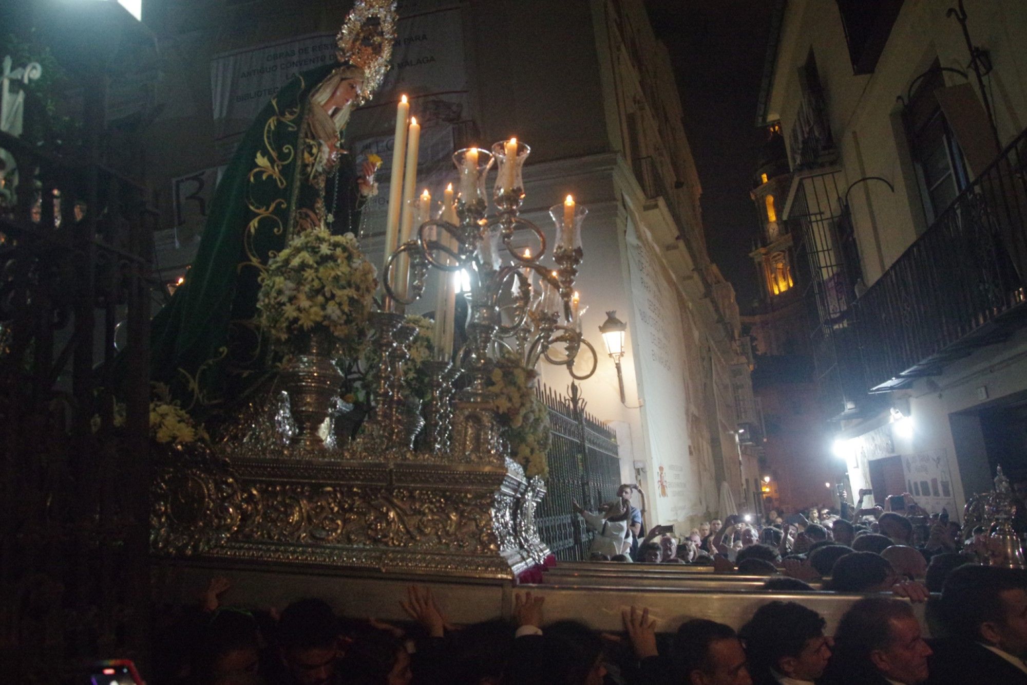 Traslado de la Virgen del Amparo previo a su extraordinaria