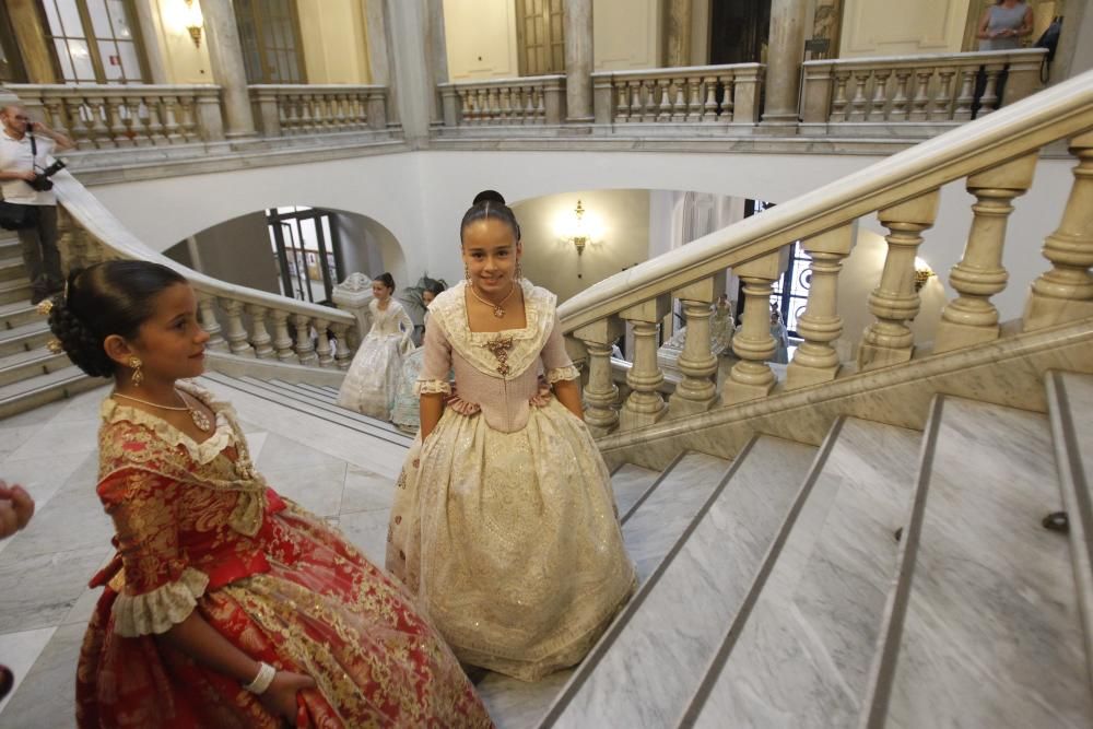 Las candidatas a fallera mayor ensayan la Proclamación y la Crida