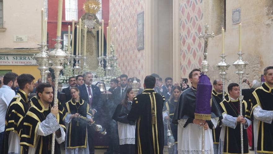 La Virgen del Amor Doloroso recorre la feligresía de los Mártires en Rosario de la Aurora