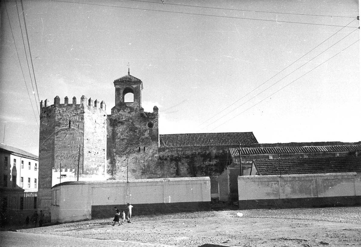 Vista de la fachada norte del Alcázar