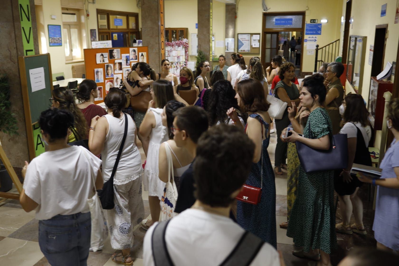 FOTOGALERÍA | Unas 11.000 personas opositan a docentes este sábado en Aragón