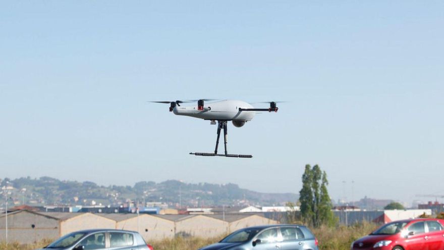 Un dron desarrollado por el grupo Iturcemi. | JUAN PLAZA