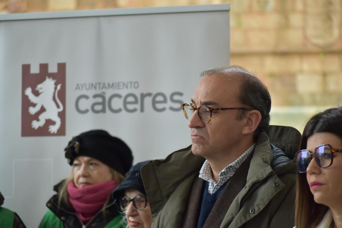 Fotogalería | Cáceres conmemora el Día Mundial contra el Cáncer Fotogalería | Cáceres conmemora el Día Mundial contra el Cáncer