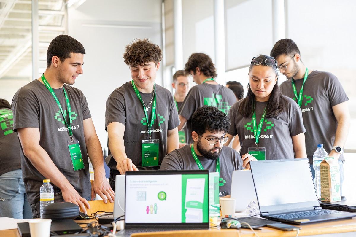 Alumnos en formación de la UPV-Mercadona IT