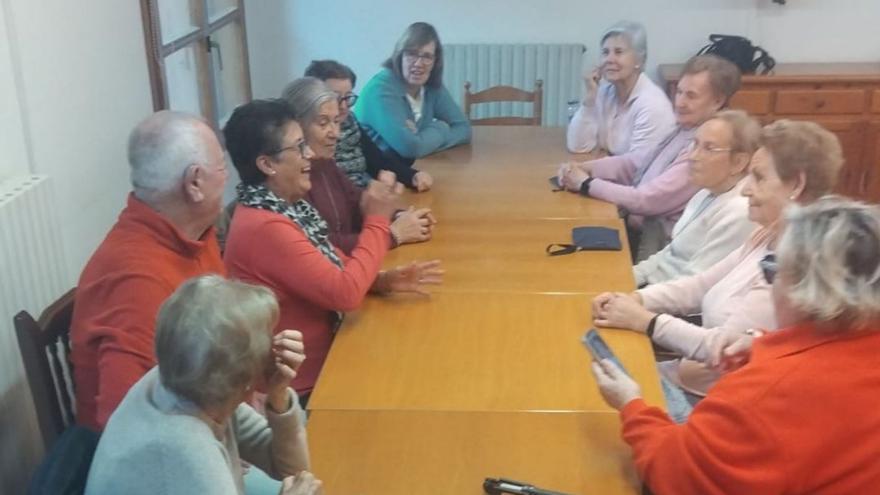El centro cívico acoge talleres, juegos y una actividad para ejercitar cuerpo y mente. | SERVICIO ESPECIAL