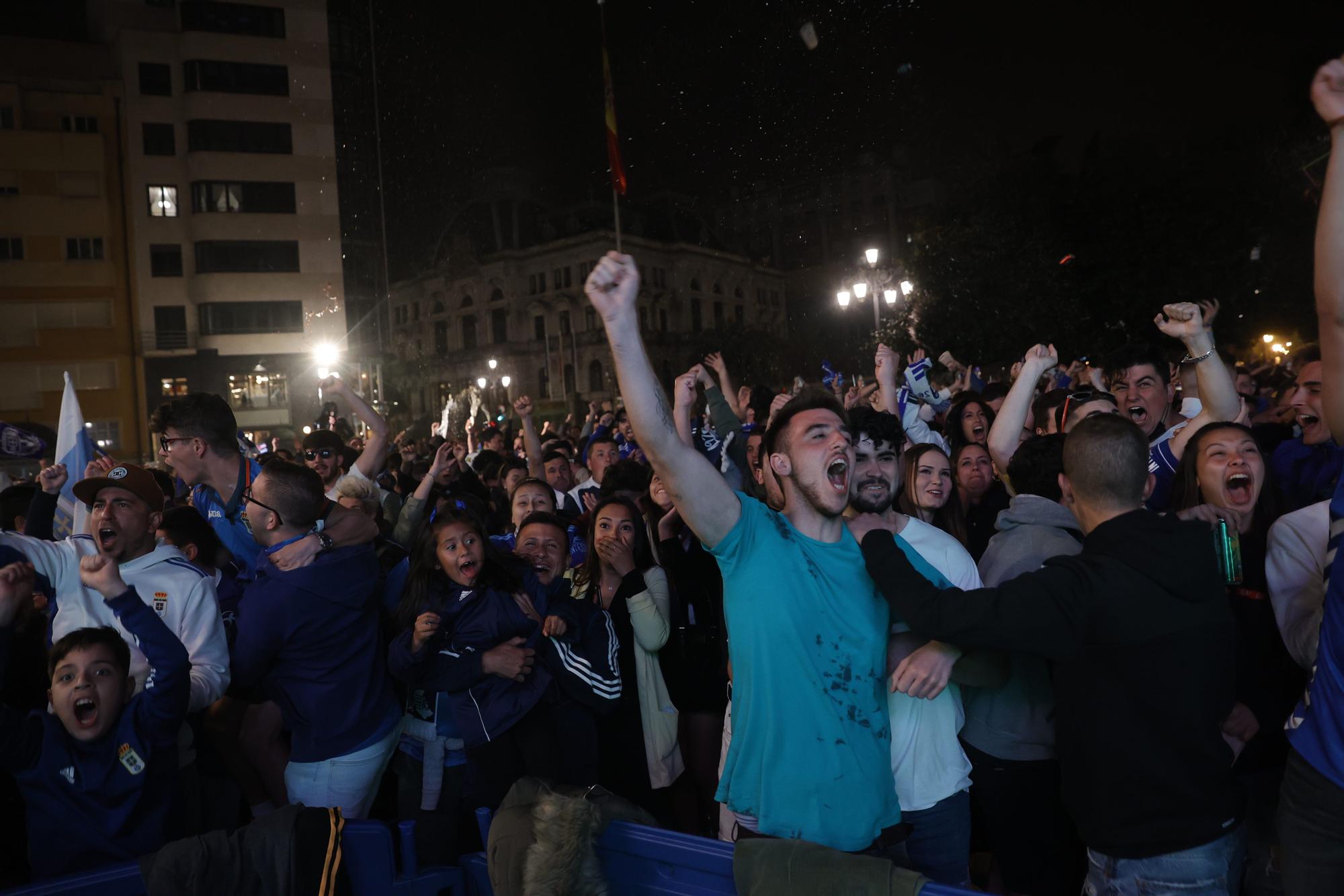 EN IMÁGENES: Así se desato locura azul en La Escandalera durante el derbi asturiano