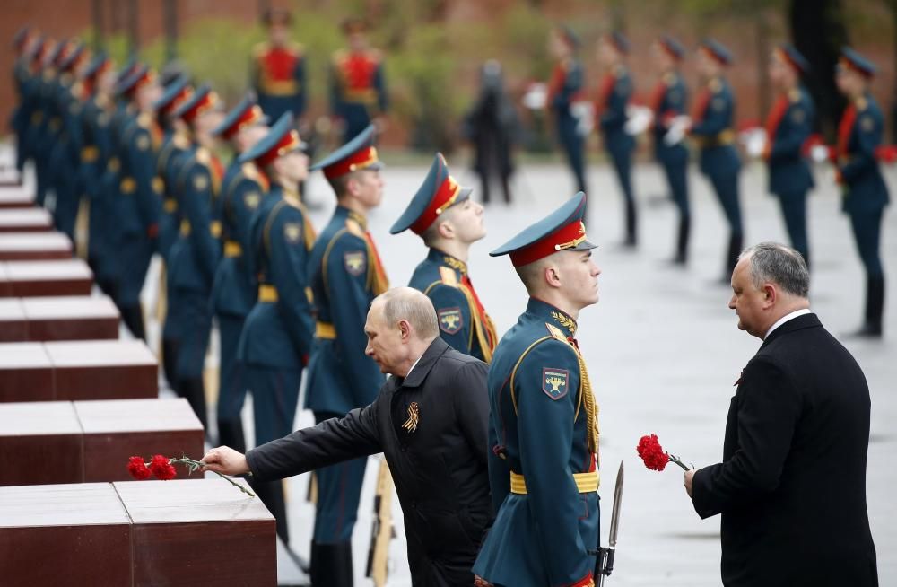 Desfile militar en Moscú por el 72 Día de la Victoria.