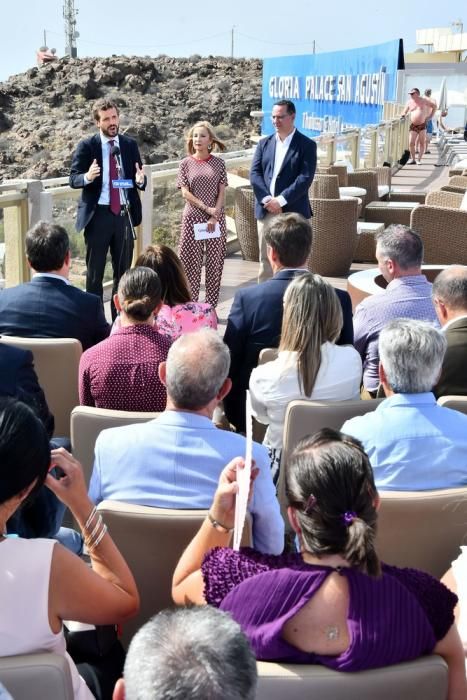 Encuentro de Pablo Casado (PP) con hoteleros en el sur de Gran Canaria