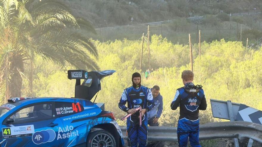 Elfyn Evans y Oliver Solberg meten presión a Sébastien Ogier, que se mantiene líder en el Rally Islas Canarias,
