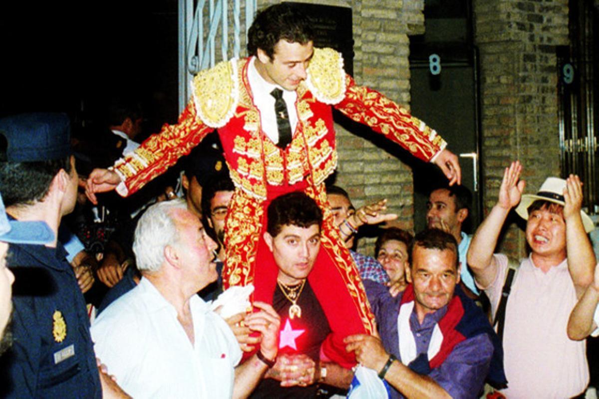 El matador Finito de Córdoba va ser tret a coll, el juliol del 2001.