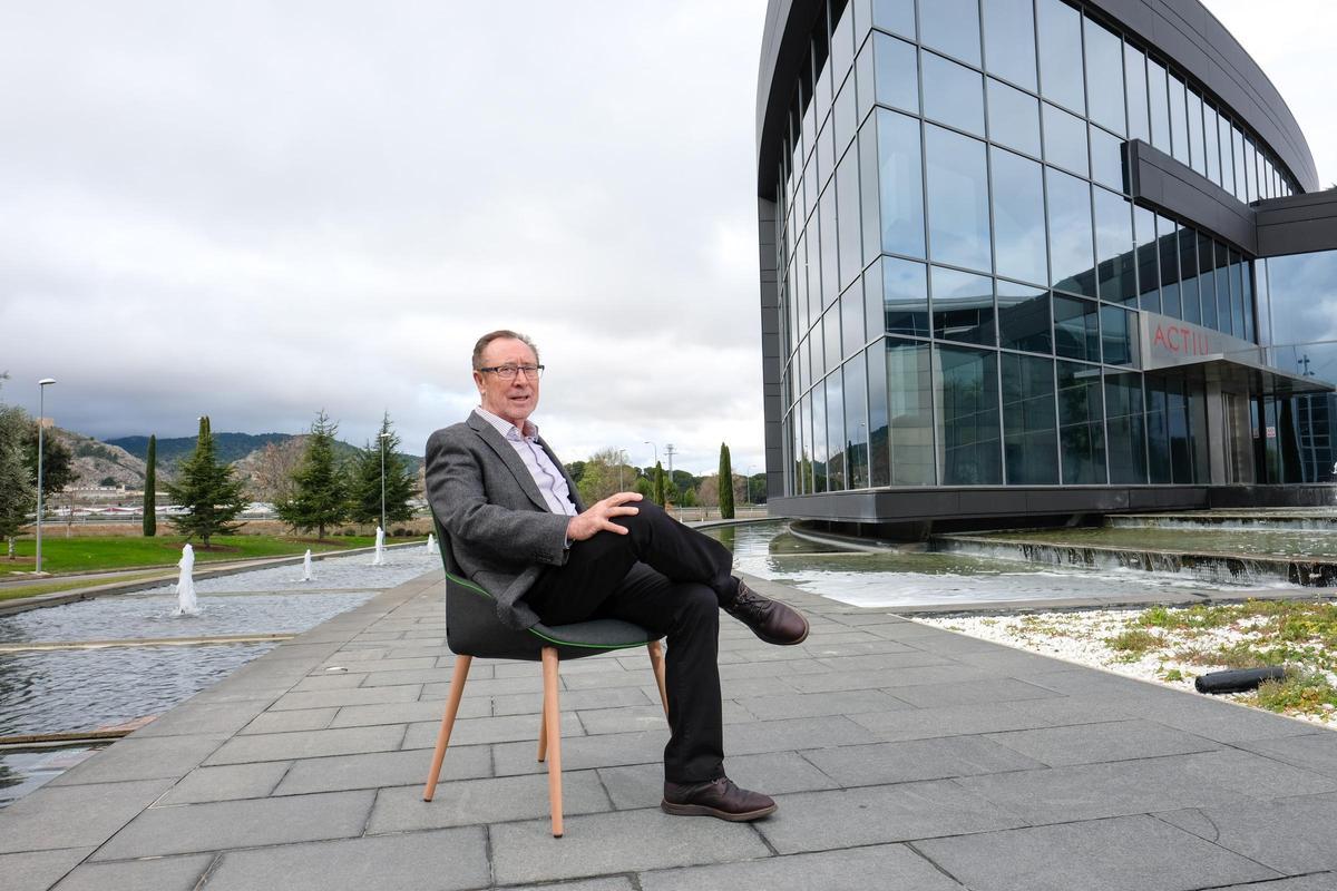 El empresario Vicente Berbegal, en la sede de Actiu.