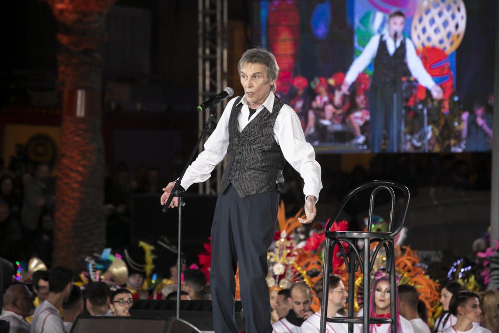 15.02.19. Las Palmas de Gran Canaria. Carnaval 2019. Pregón de Manolo Vieira y la Chirimurga del timple. Plaza de Santa Ana. Foto Quique Curbelo  | 15/02/2019 | Fotógrafo: Quique Curbelo