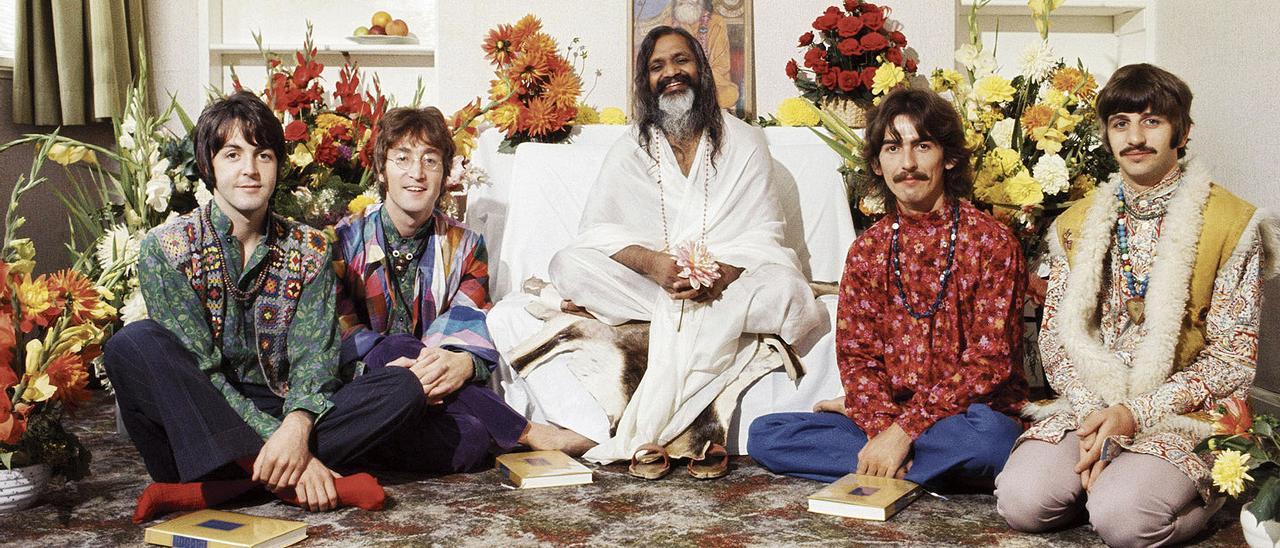 La visita de los Beatles al Maharishi en la India