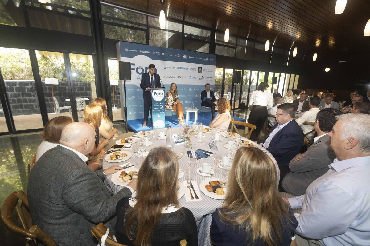 Ángela de Miguel protagoniza el Foro Alicante sobre «Las pymes en el contexto actual: retos y oportunidades»