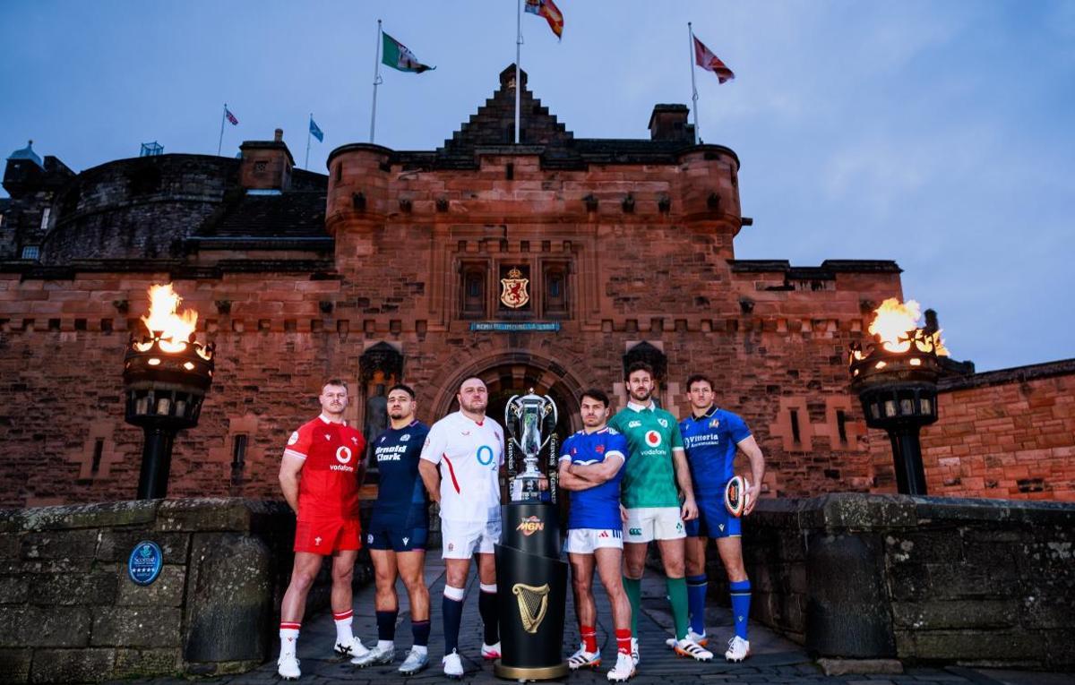 Los capitanes de las selecciones del 6 Naciones 2026 posan con el trofeo