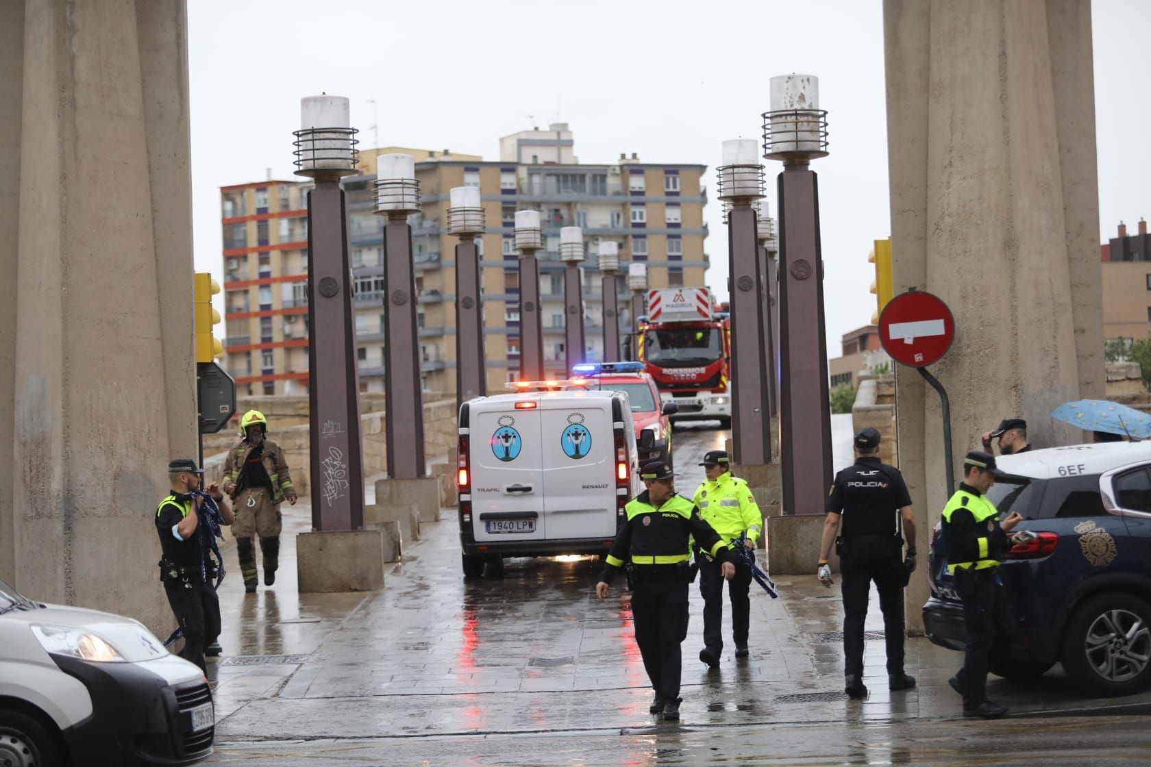 Rescate de un hombre en el río Ebro, en Zaragoza