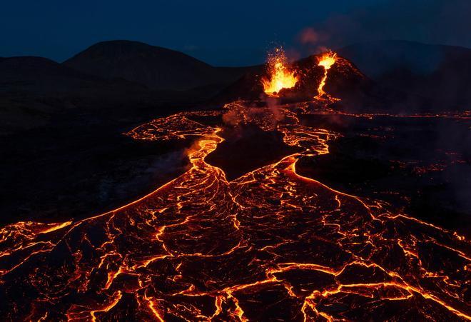 Un volcán entra en erupción en Islandia