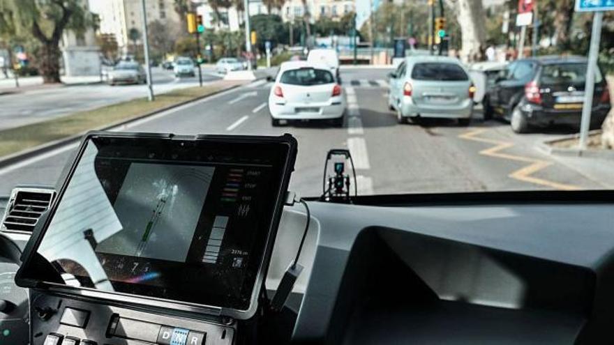 El primer autobús sin conductor en Málaga arranca motores