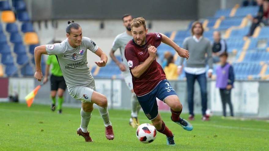 Álex González se va de Son en el Pontevedra-Ponferradina de la primera vuelta