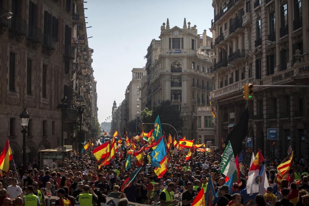 Choques entre independentistas y mossos en Barcelona