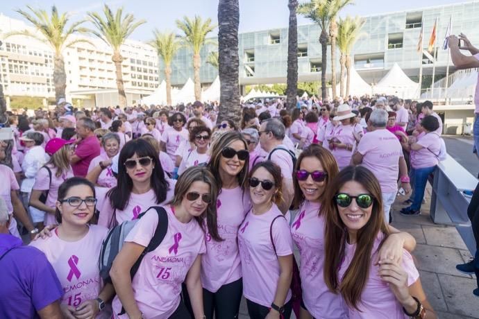 Marcha contra en cáncer de mama en Benidorm